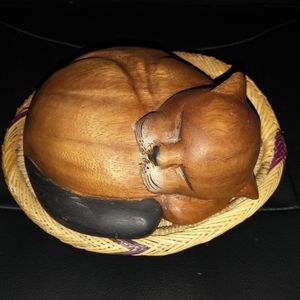Beautiful Hand Carved Cat n Basket